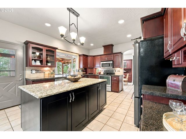 85520 APPLETREE Ct, Eugene, OR 97405