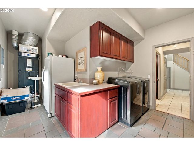 85520 APPLETREE Ct, Eugene, OR 97405