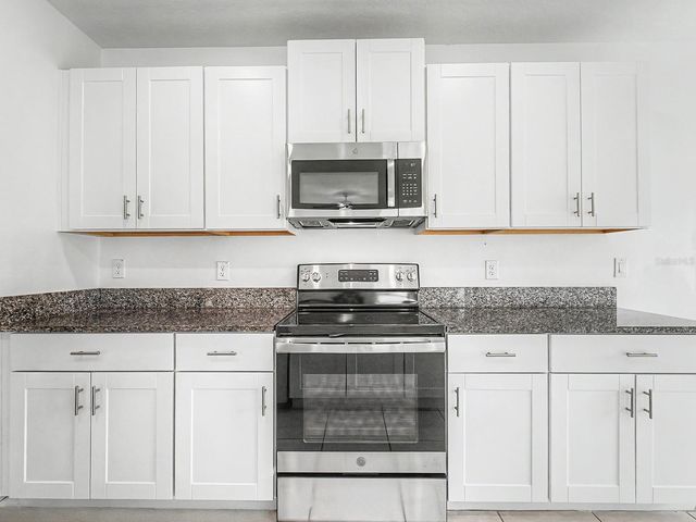 36420 GARDEN WALL WAY, Zephyrhills, FL 33541