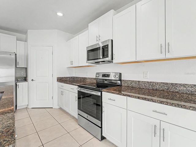36420 GARDEN WALL WAY, Zephyrhills, FL 33541
