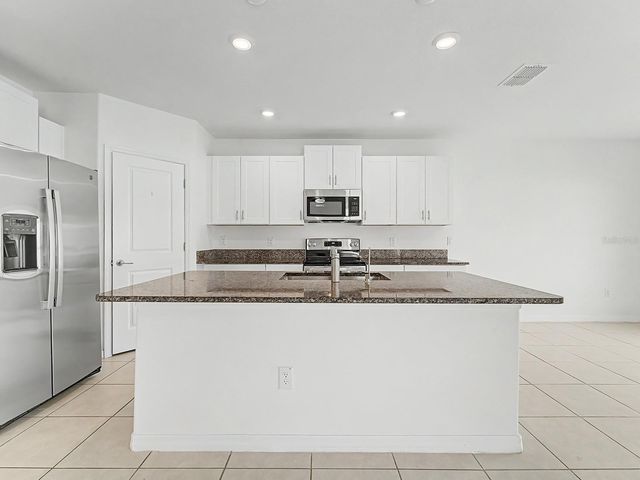 36420 GARDEN WALL WAY, Zephyrhills, FL 33541