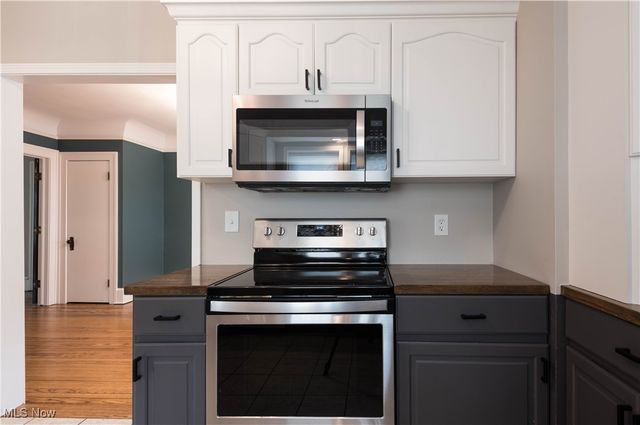 7003 Brecksville Road, Independence, OH 44131