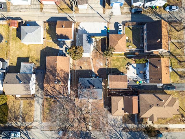 222 Park Drive, Joliet, IL 60436