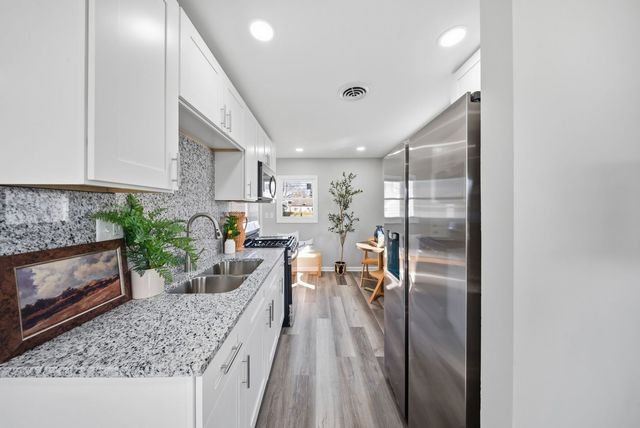 222 Park Drive, Joliet, IL 60436