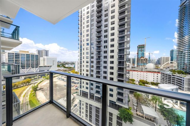 11 6TH ST 1910, Miami, FL 33132