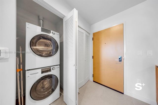 11 6TH ST 1910, Miami, FL 33132