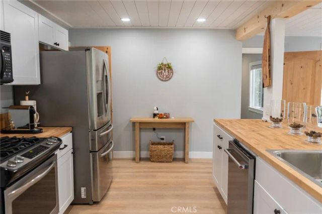 25150 Fern Valley Rd, Idyllwild, CA 92549