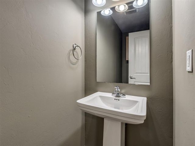 375 Triad Village Drive 18, Norman, OK 73071