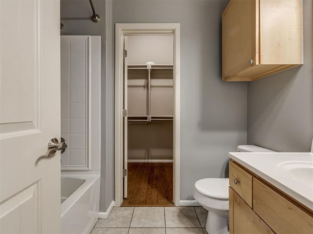 375 Triad Village Drive 18, Norman, OK 73071