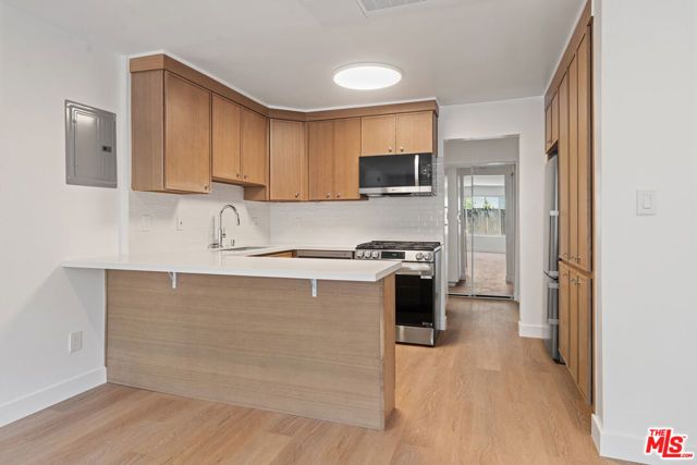 4442 Kingswell Avenue 2, Los Angeles, CA 90027