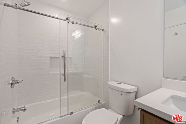 4442 Kingswell Avenue 2, Los Angeles, CA 90027