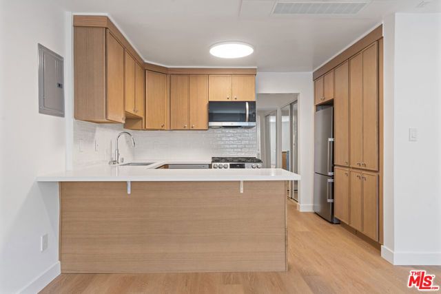 4442 Kingswell Avenue 2, Los Angeles, CA 90027