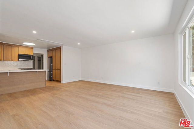 4442 Kingswell Avenue 2, Los Angeles, CA 90027
