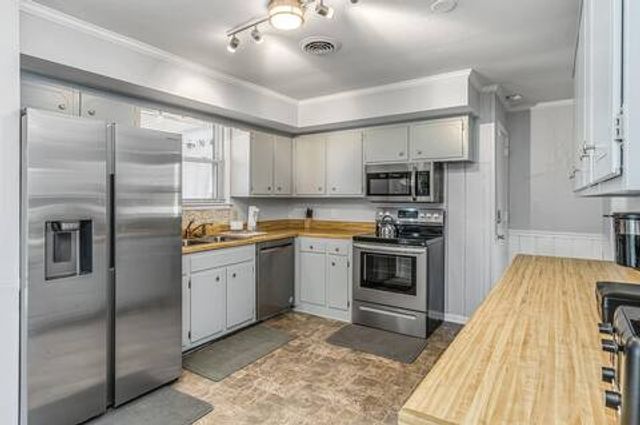4013 Plantation Dr, Hermitage, TN 37076