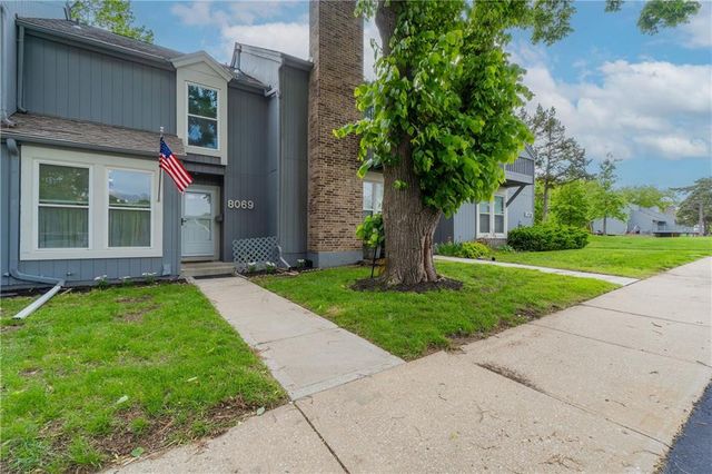 8069 Monrovia Street, Lenexa, KS 66215