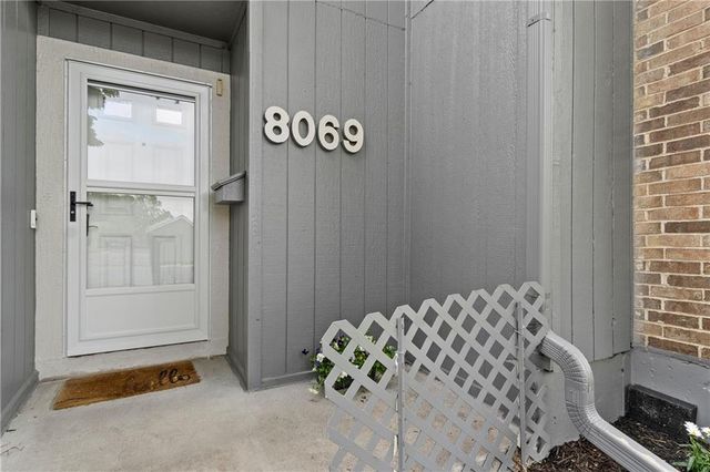 8069 Monrovia Street, Lenexa, KS 66215