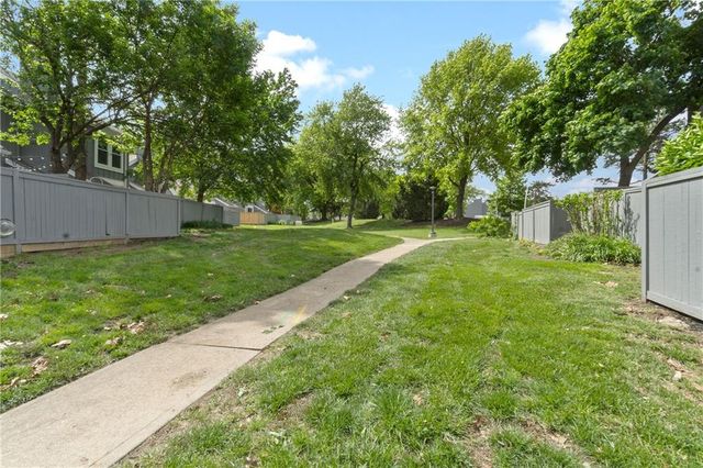 8069 Monrovia Street, Lenexa, KS 66215