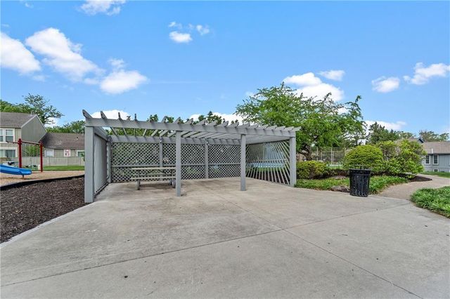 8069 Monrovia Street, Lenexa, KS 66215