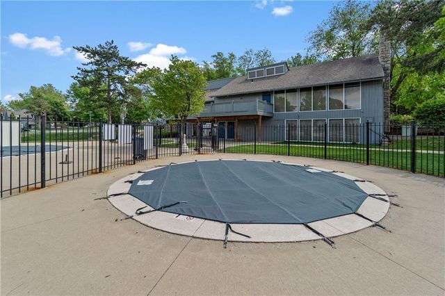 8069 Monrovia Street, Lenexa, KS 66215