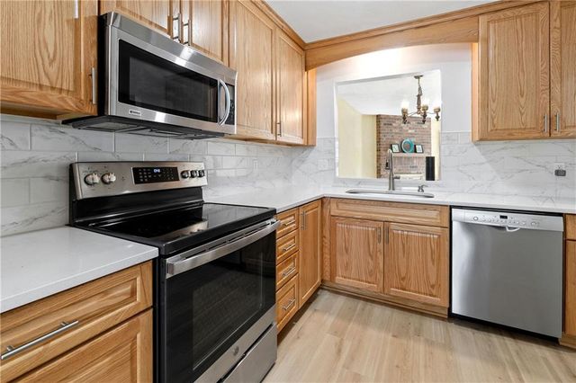 8069 Monrovia Street, Lenexa, KS 66215