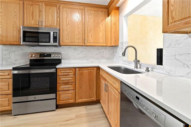 8069 Monrovia Street, Lenexa, KS 66215