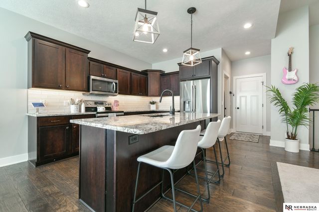 1010 N 104 Street, Lincoln, NE 68527