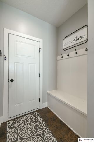1010 N 104 Street, Lincoln, NE 68527