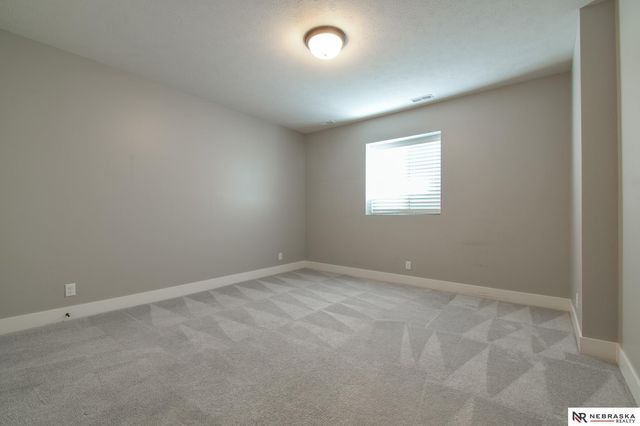 1010 N 104 Street, Lincoln, NE 68527