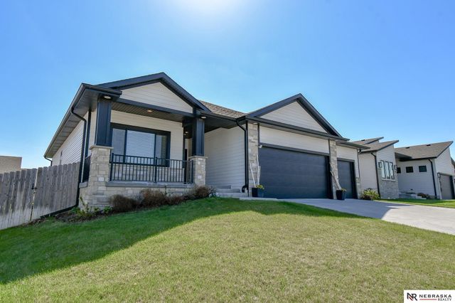 1010 N 104 Street, Lincoln, NE 68527