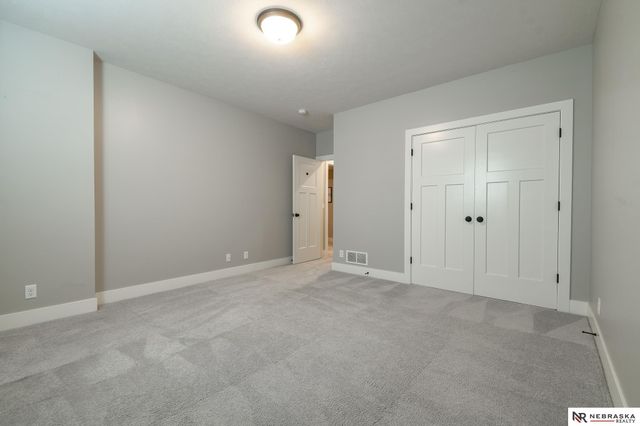 1010 N 104 Street, Lincoln, NE 68527