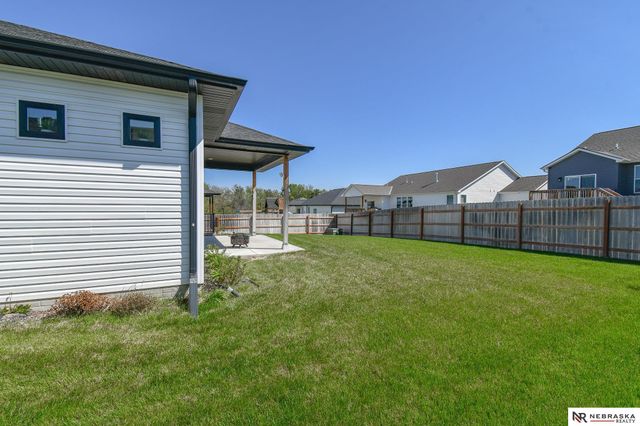 1010 N 104 Street, Lincoln, NE 68527