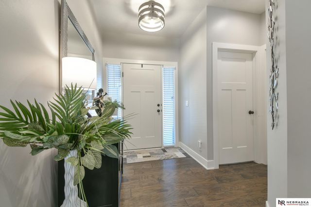 1010 N 104 Street, Lincoln, NE 68527