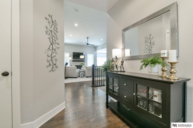 1010 N 104 Street, Lincoln, NE 68527