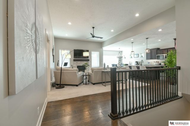 1010 N 104 Street, Lincoln, NE 68527