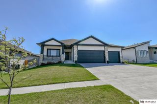 1010 N 104 Street, Lincoln, NE 68527