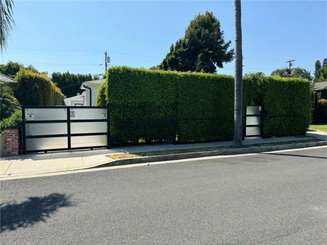 1207 Greenacre Avenue, West Hollywood, CA 90046