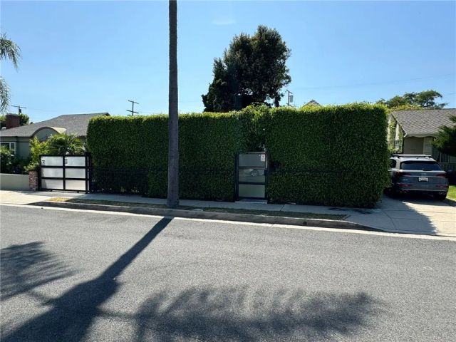 1207 Greenacre Avenue, West Hollywood, CA 90046