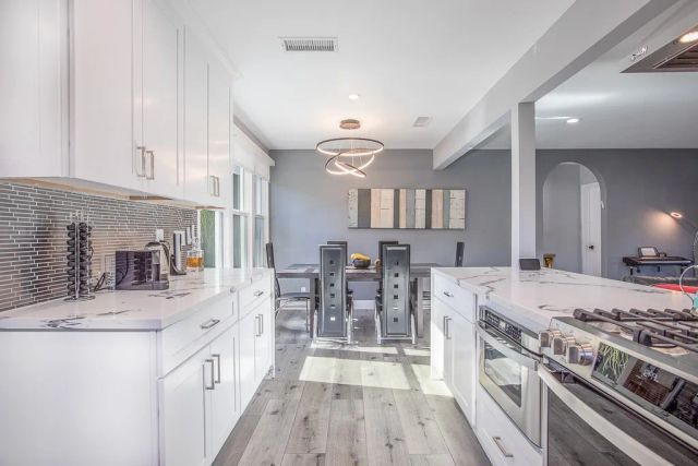 1207 Greenacre Avenue, West Hollywood, CA 90046