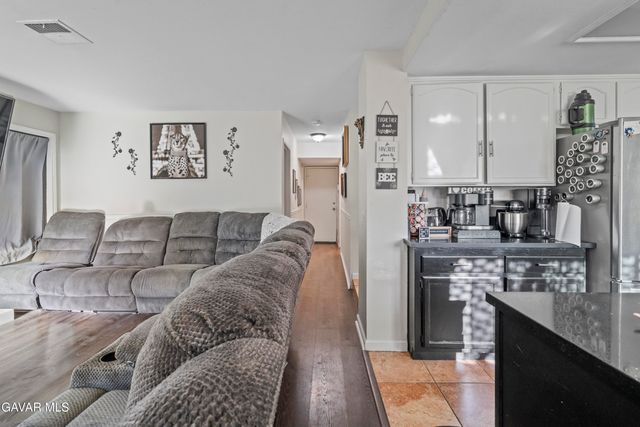 37909 Smoke Tree Street, Palmdale, CA 93552