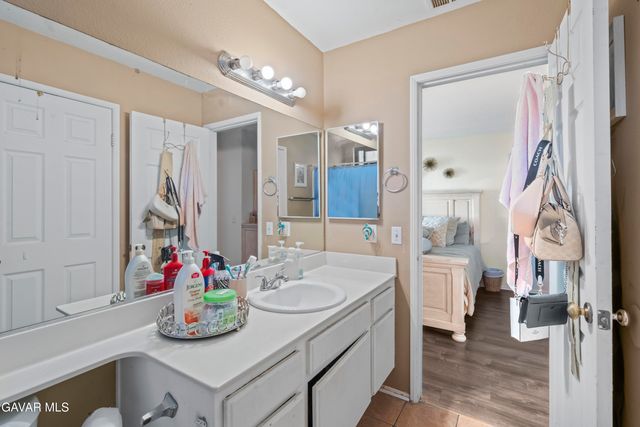37909 Smoke Tree Street, Palmdale, CA 93552