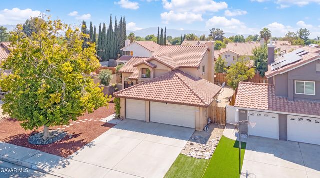 37909 Smoke Tree Street, Palmdale, CA 93552