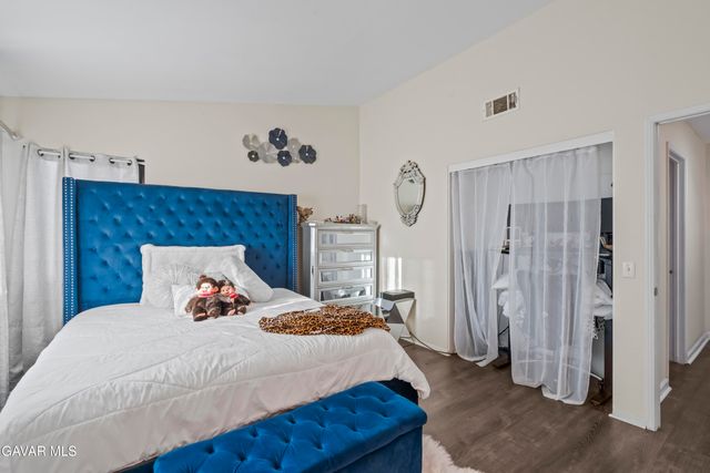 37909 Smoke Tree Street, Palmdale, CA 93552