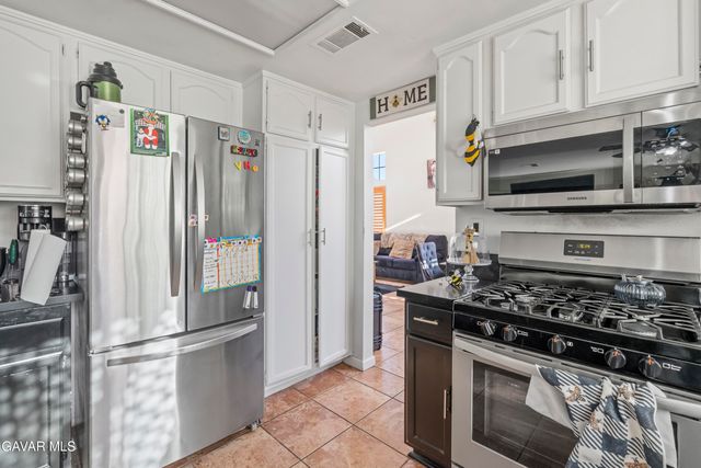 37909 Smoke Tree Street, Palmdale, CA 93552