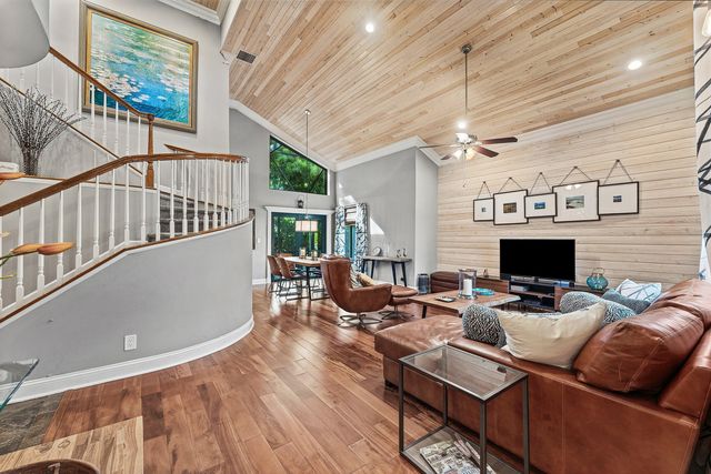 10664 San Bernardino Way, Boca Raton, FL 33428