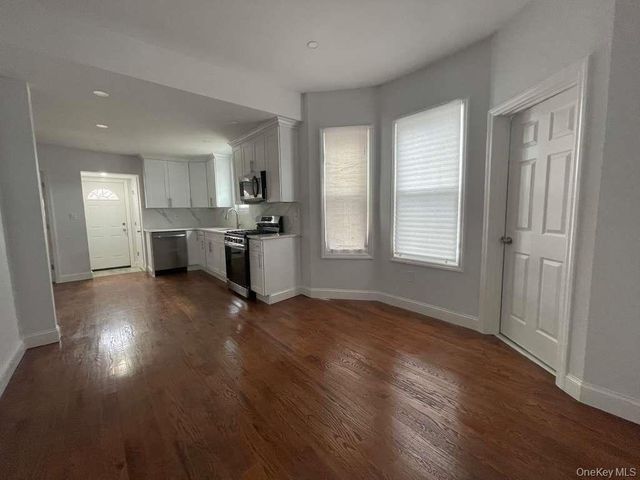 22 Colonial Avenue, Freeport, NY 11520