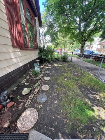 1061 Lansing Street, Detroit, MI 48209