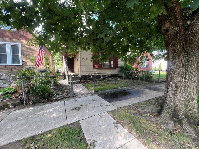 1061 Lansing Street, Detroit, MI 48209