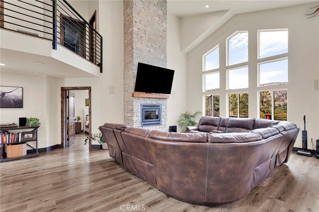 2324 Zermatt, Wrightwood, CA 92397