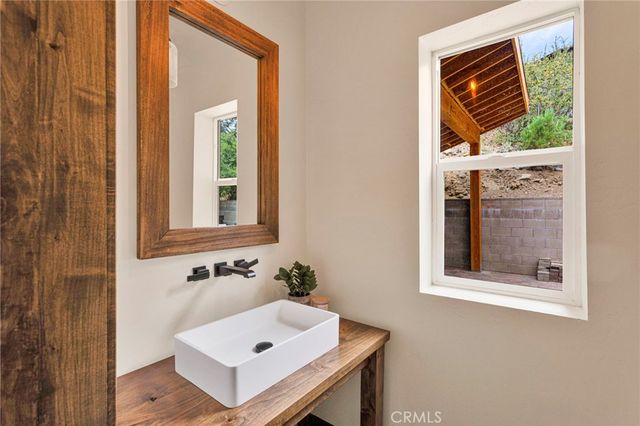 2324 Zermatt, Wrightwood, CA 92397