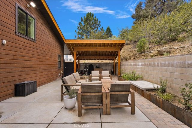 2324 Zermatt, Wrightwood, CA 92397